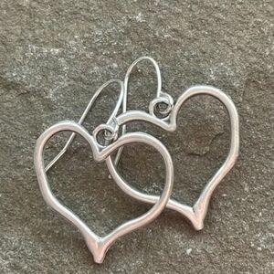 Heart-Shaped Silvery Dangle Earrings - Retro Style Silver Plated Jewelry